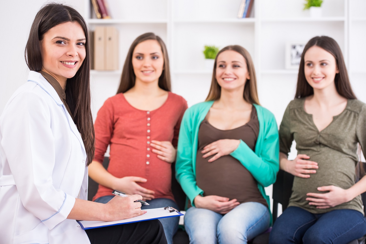 Midwife with pregnant women