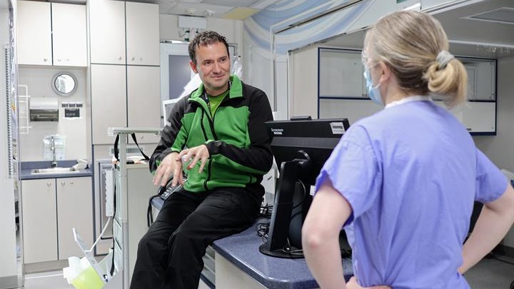 Mobile Medical Unit and Abbotsford Regional Hospital staff working together